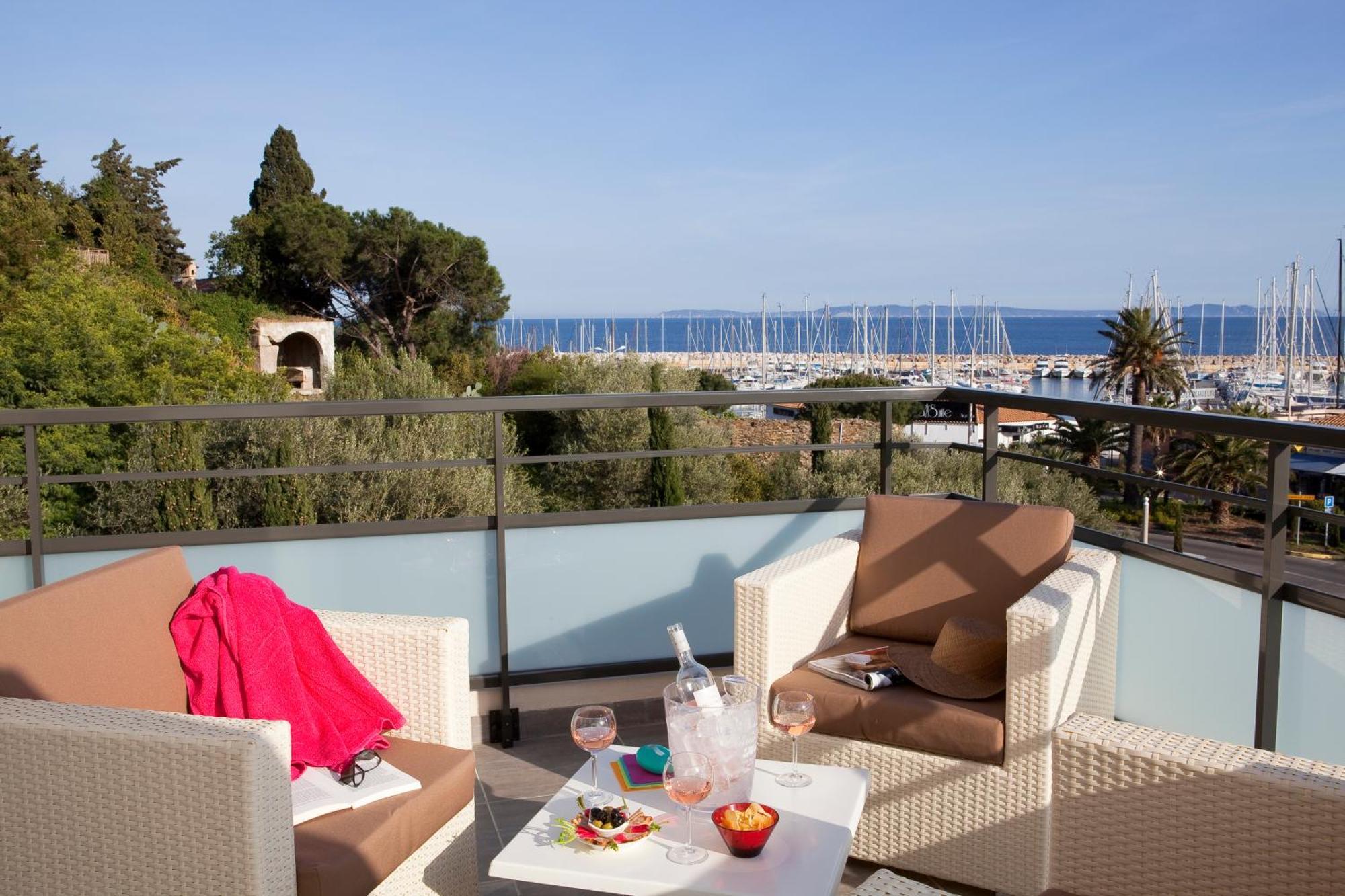 Hotel Baptistin Le Lavandou Kültér fotó